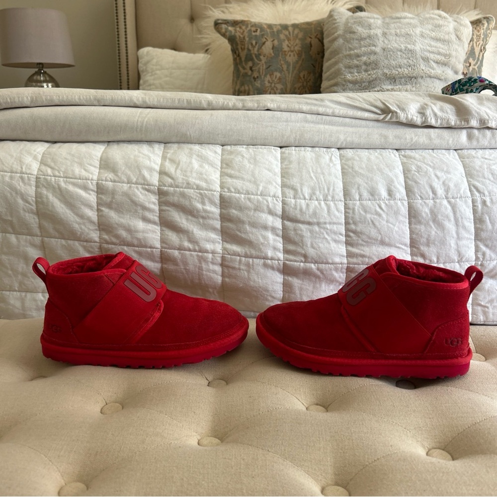 UGG Neumel II Graphic Women's Size US 7 Red Suede Chukka Boots Shoes - Picture 4 of 12